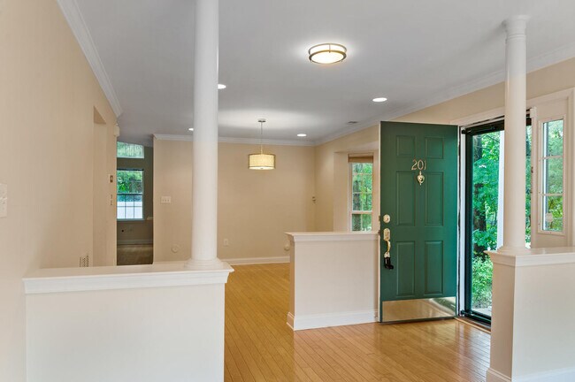 Building Photo - 201 Waldorf Dr