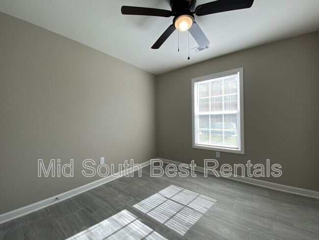 Building Photo - 2412 Loop Acres Dr