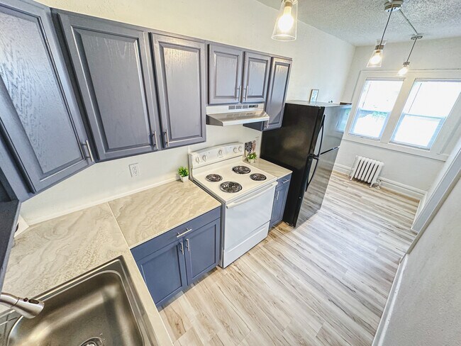 Building Photo - Kingman Blvd Apartments