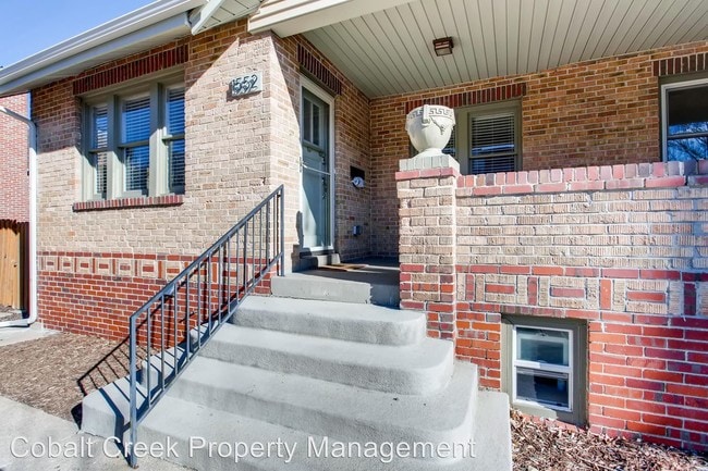 Building Photo - 1550 Perry St