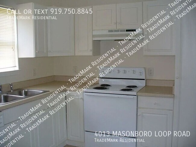 Foto del edificio - 4013 Masonboro Loop Rd