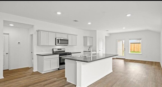 Building Photo - 6018 Alberta Fls Dr
