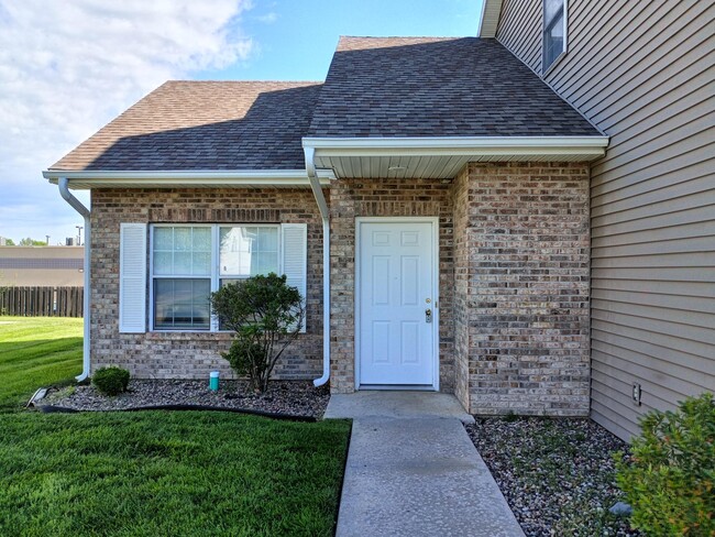 Building Photo - 3256 Wind River Cir