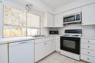 Building Photo - 13730 Shirebrook Dr