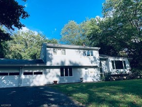 Building Photo - 50 Falcon Rd