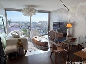 Building Photo - 1555 Kapiolani Blvd