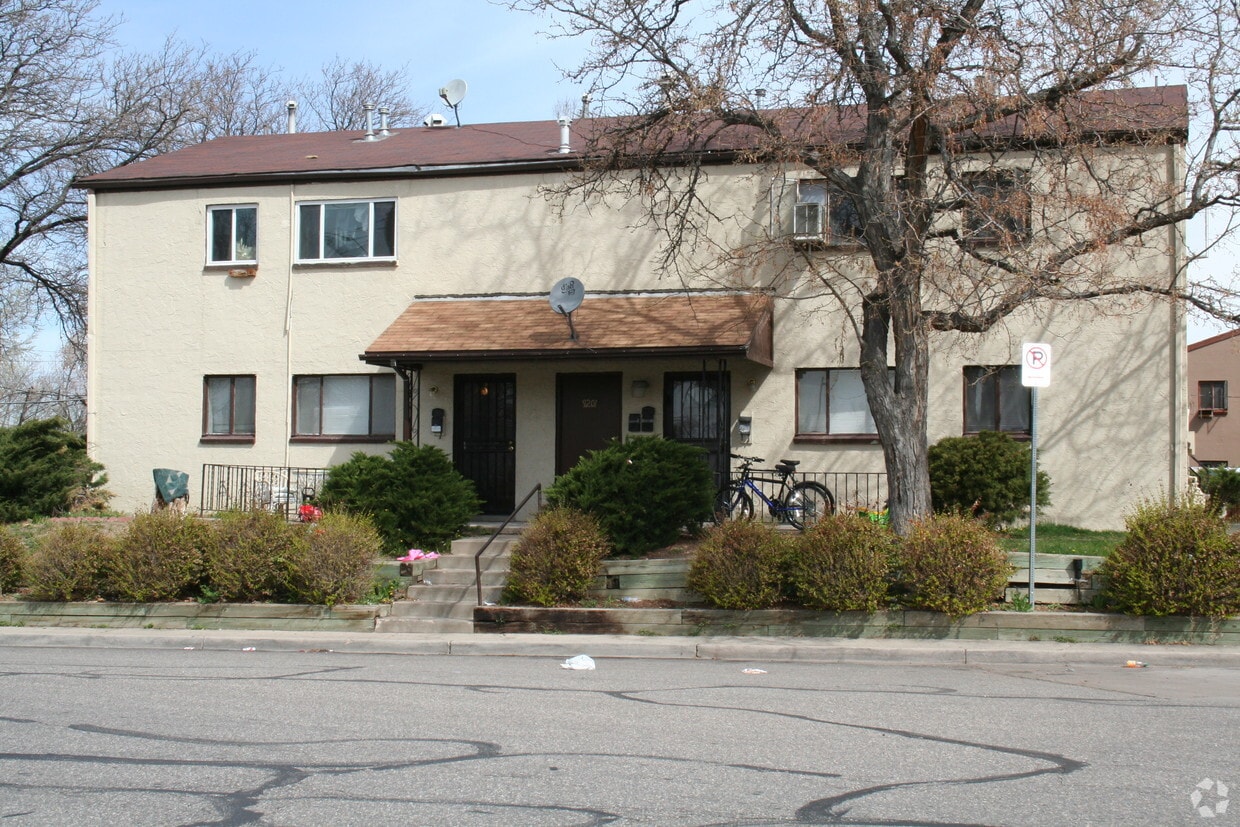 Foto principal - 9201-9221 E 14th Ave