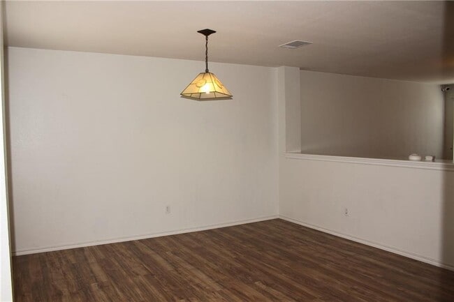 Foto del edificio - 107 Outfitter Dr