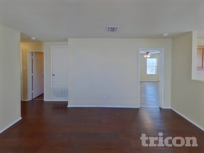 Building Photo - 1712 Vineridge Ln