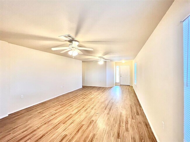 Foto del edificio - 14200 Briarcreek Loop