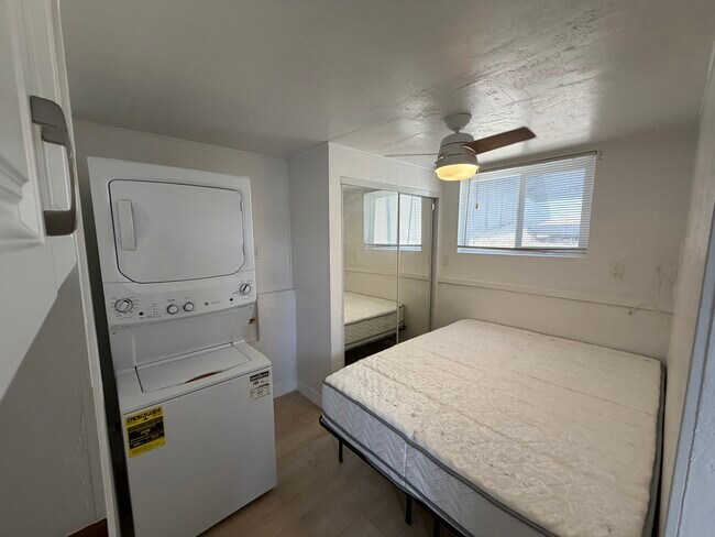 Foto del edificio - 5738 Meade Ave