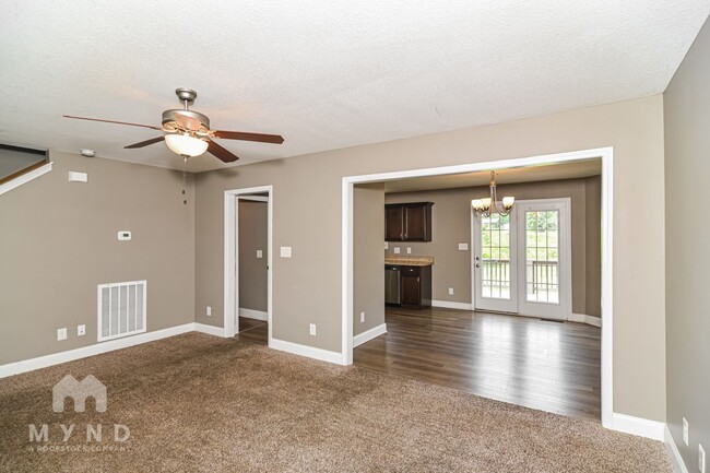 Building Photo - 619 Woodhaven Dr