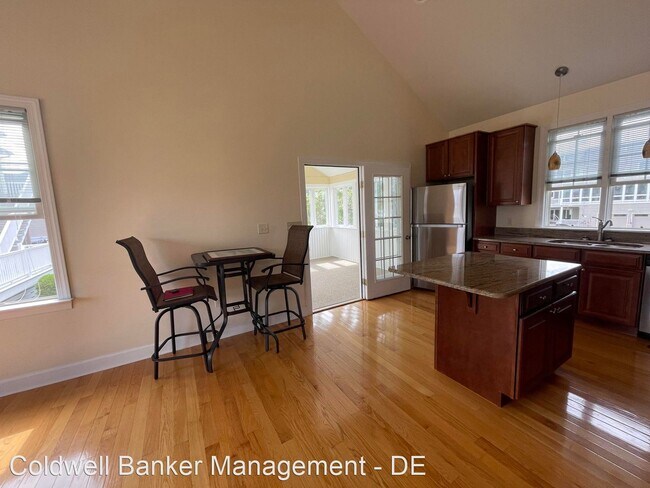 Building Photo - 1 br, 1 bath House - 21212 Robin Rd.