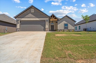 Building Photo - 1050 Sunshine Ct