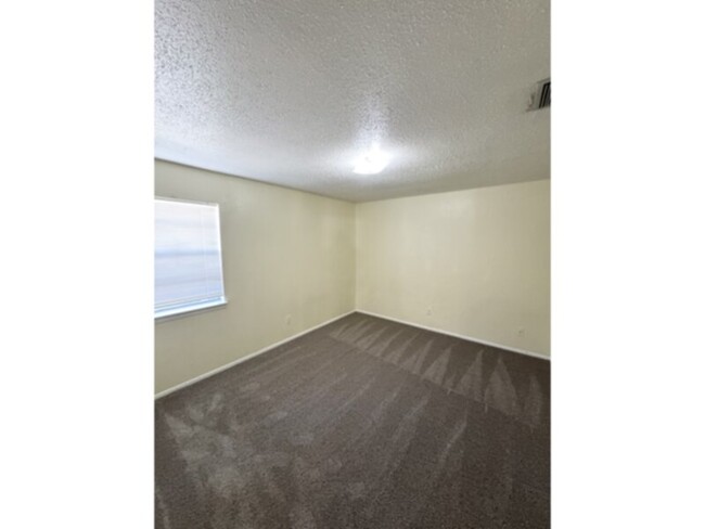 Foto del edificio - ****3 BEDROOM IN BALCH SPRINGS*****