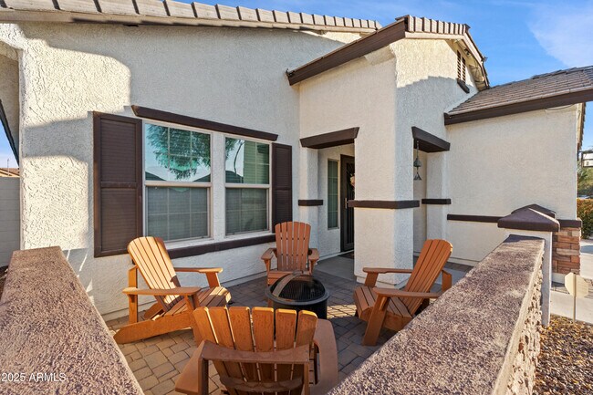 Foto del edificio - 10808 W Cottontail Ln