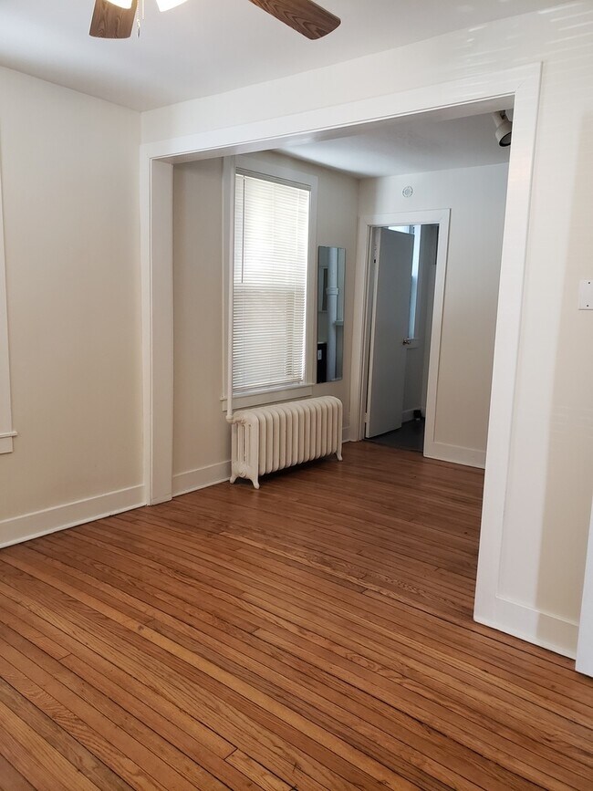 Building Photo - 7328 N Honore St