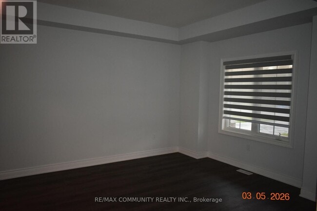 Building Photo - 106 Ridge Rd N