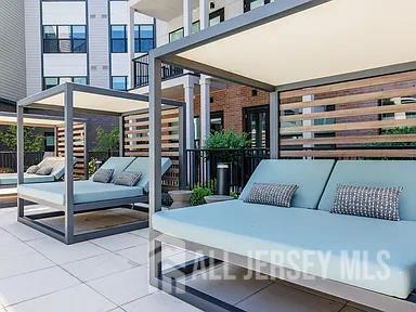 Building Photo - 2000 Schindler Dr