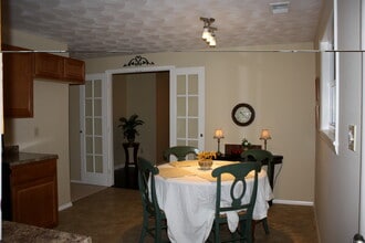 Building Photo - 133 Bayview Ave