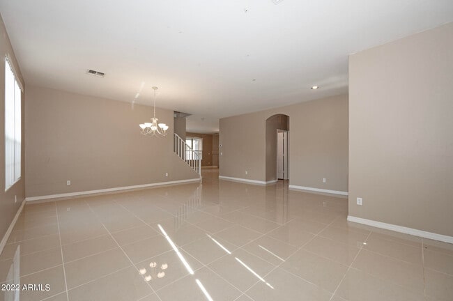Building Photo - 2684 E Birchwood Pl