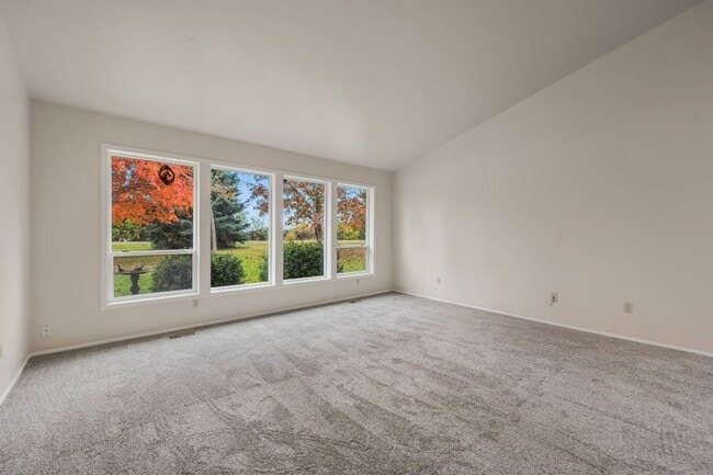 Building Photo - Farmhouse 3 bed 2 bath with 4.9 acres