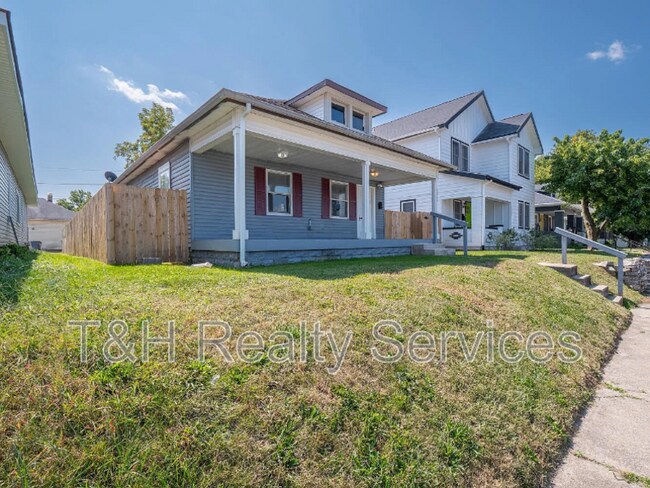 Foto del edificio - 1327 E Minnesota St