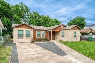 Building Photo - 4417 Knoxville St