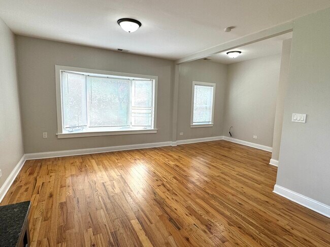 Foto del edificio - 3904 W Armitage Ave