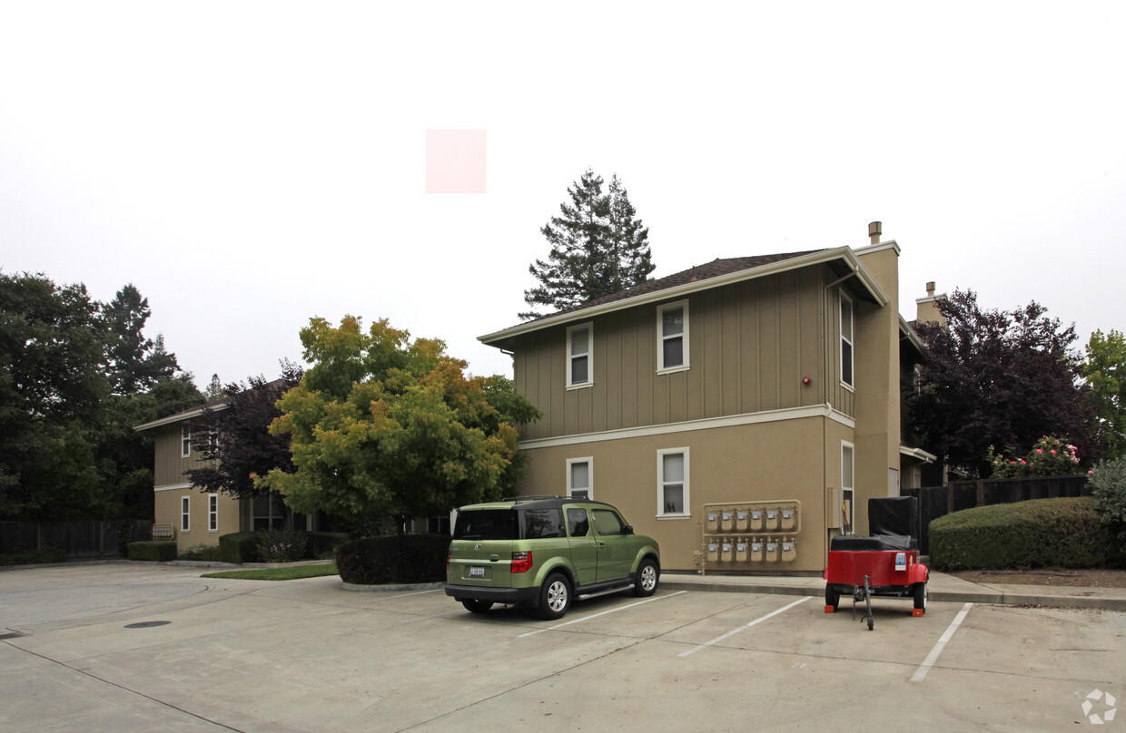 Primary Photo - Pogonip Terrace Apartments