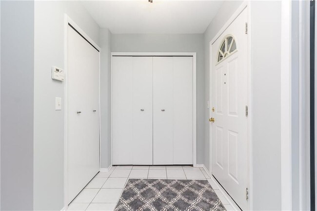 Foto del edificio - 29736 Farmbrook Villa Ln