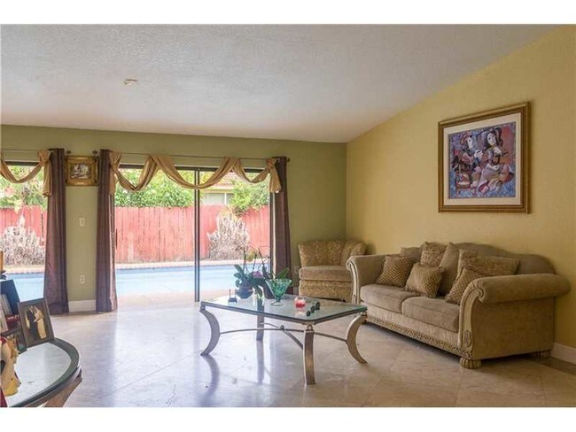 Foto del edificio - 20141 NW 59th Ct