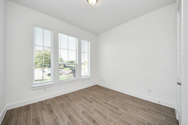 Building Photo - 25026 Midnight Willow Dr