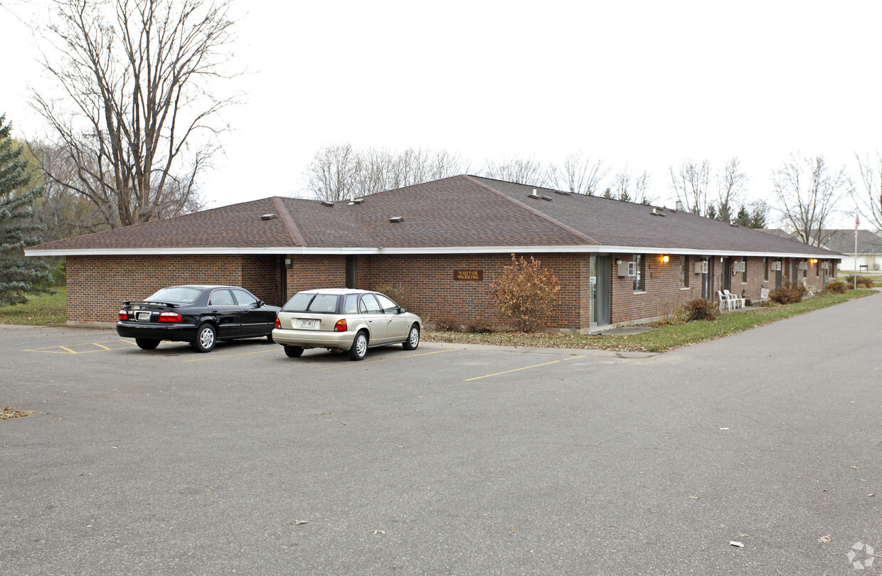 Building Photo - Countryside Apartments