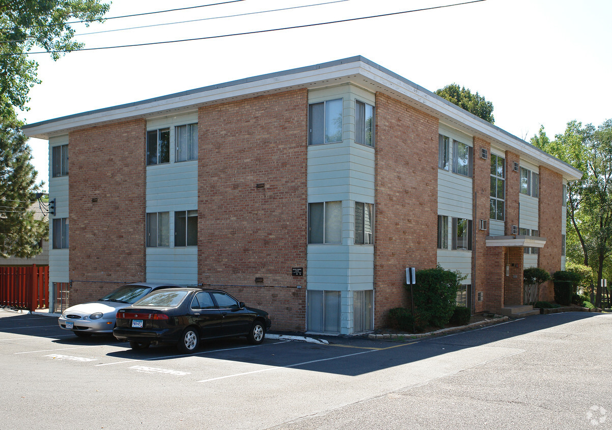 Building Photo - Brightonwood Flats