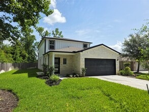 Building Photo - 110 Elm