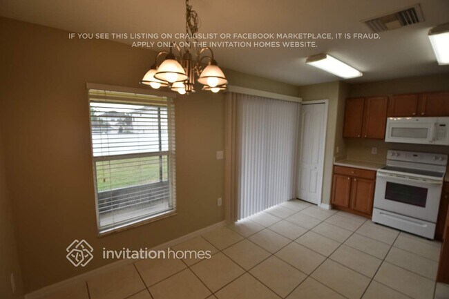 Foto del edificio - 10613 Shady Preserve Dr