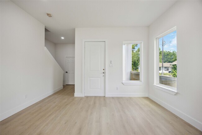 Foto del edificio - 3212 Retta St
