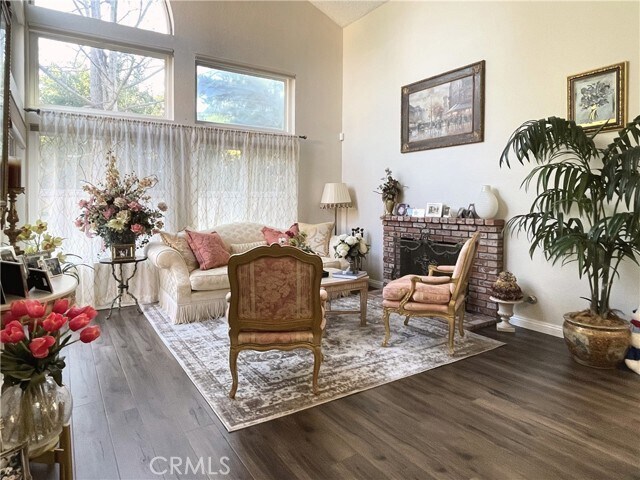 Foto del edificio - 2729 Fairlane Pl