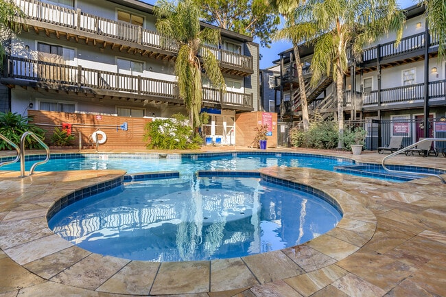 Building Photo - Margeaux Metairie
