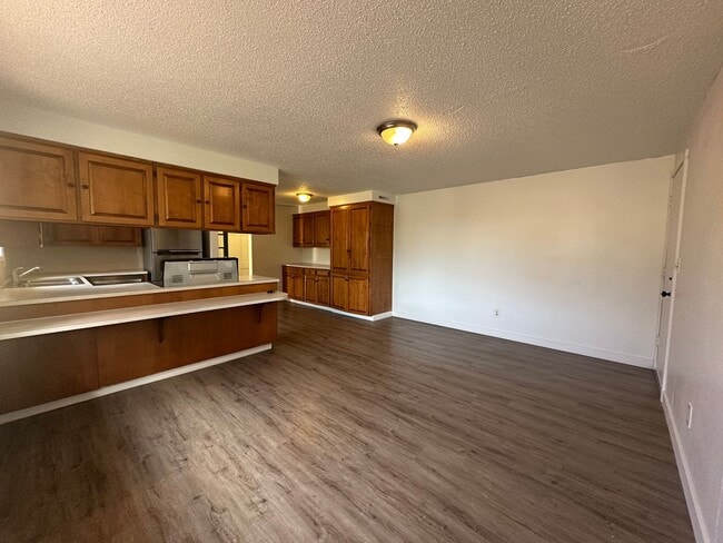 Foto del edificio - 475 NW Walnut Blvd