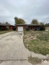 Building Photo - 2833 SW 48th St