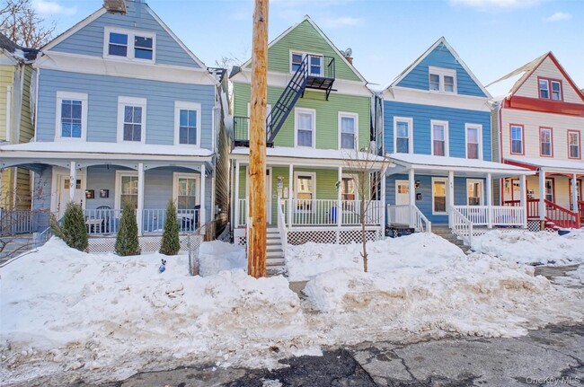 Foto del edificio - 61 Carson Ave