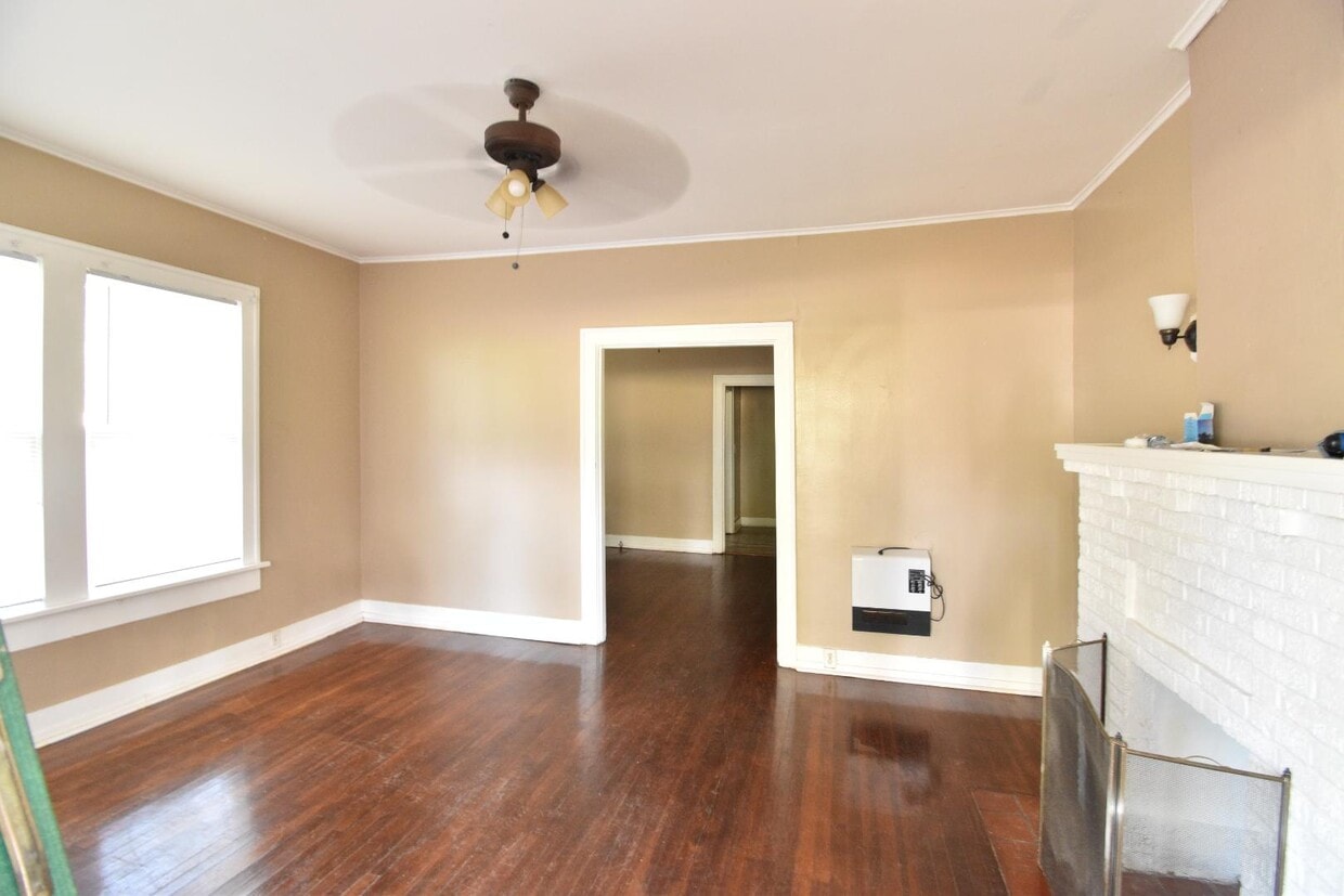 Primary Photo - 222 Washington St
