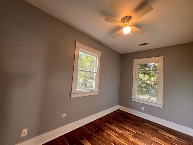 Foto del edificio - 1601 Hanger St