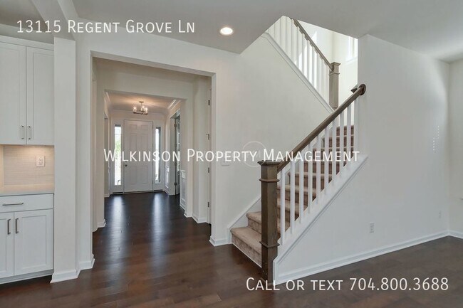 Foto del edificio - Gorgeous Executive Home in Huntersville 5b...