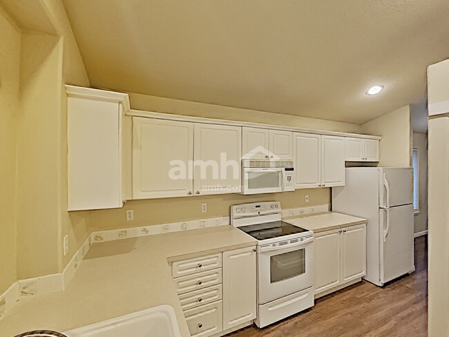 Building Photo - 13269 SE Piper Dr