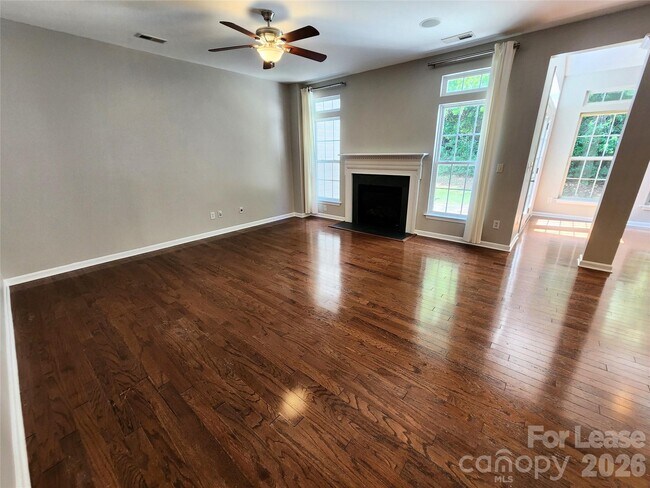 Foto del edificio - 3226 Park South Station Blvd