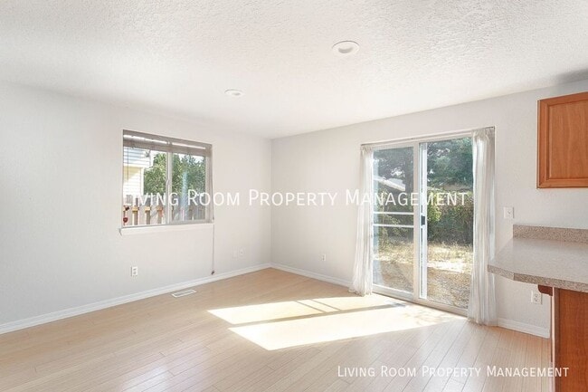 Building Photo - 5232 SE 64th Ave