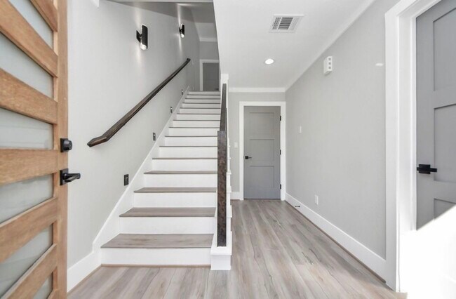 Foto del edificio - 604 W 28th St